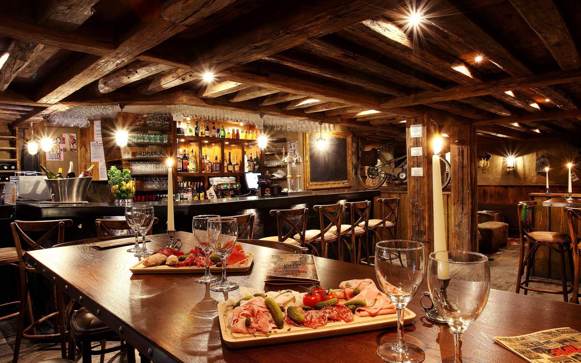 Куршавель парк победы. Restaurants Courchevel 1850. Ресторан Куршевель Ставрополь. Куршавель ресторан Ставрополь парк Победы. Рестораны Куршевеля 1850.